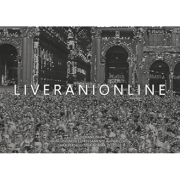 1983 MILANO-COMIZIO DI GIORGIO ALMIRANTE IN PIAZZA DUOMO AG ALDO LIVERANI SAS