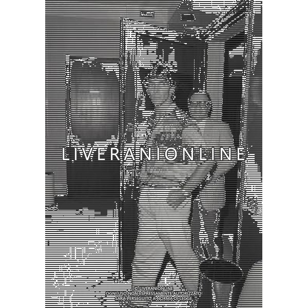 1985 MILANO VISITE MEDICHE DEL NUOVO GIOCATORE DEL MILAN PAOLO ROSSI AG ALDO LIVERANI SAS