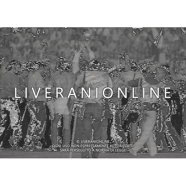 1982 MONDIALI DI CALCIO SPAGNA- ITALIA GERMANIA FINALE NELLA FOTO LA COPPA DEL MONDO VINTA DALL\'AITALIA AG ALDO LIVERANI SAS