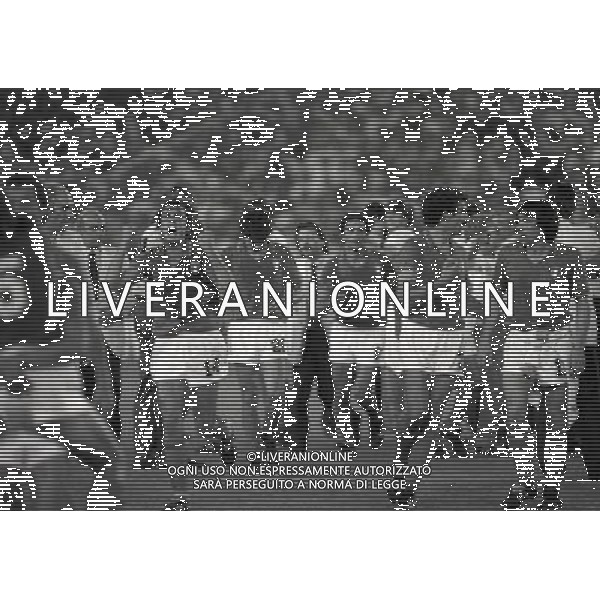 1982 MONDIALI DI CALCIO SPAGNA- ITALIA GERMANIA FINALE NELLA FOTO I GIOCATORI ITALIANI ESULTANO A FINE GARA AG ALDO LIVERANI SAS