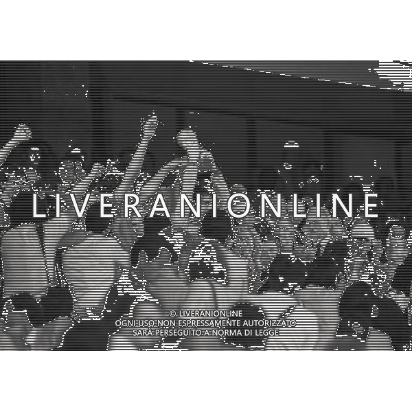 1982 MONDIALI DI CALCIO SPAGNA- ITALIA GERMANIA FINALE NELLA FOTO DINO ZOFF CON LA COPPA DEL MONDO AG ALDO LIVERANI SAS