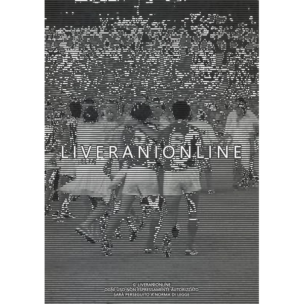 1982 MONDIALI DI CALCIO SPAGNA- ITALIA GERMANIA FINALE NELLA FOTO ABBRACCI ITALIA AG ALDO LIVERANI SAS