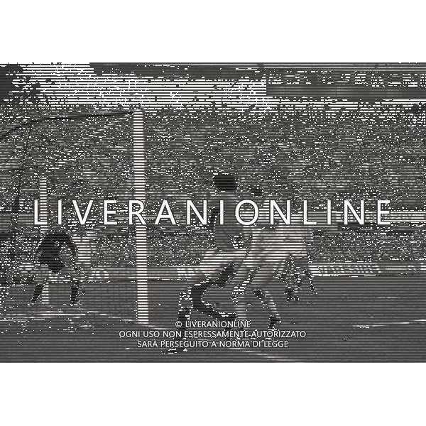MILANO 13-11-1982 QUALIFICAZIONI MONDIALI SPAGNA 82 ITALIA 2-CECOSLOVACCHIA 2 NELLA FOTO GOAL ALESSANDRO ALTOBELLI AG ALDO LIVERANI SAS