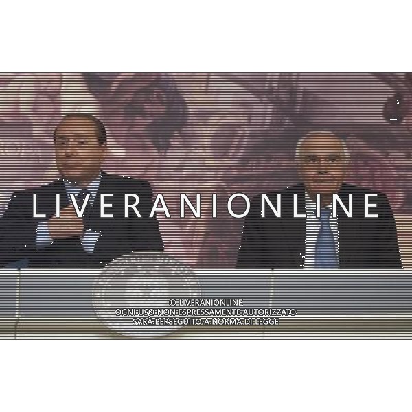 ROMA, 24-03-2005 CDM-AUMENTO FONDI PER SPESA SANITARIA IN ITALIA. NELLA FOTO: SILVIO BERLUSCONI-GIROLAMO SIRCHIA AGENZIA ALDO LIVERANI