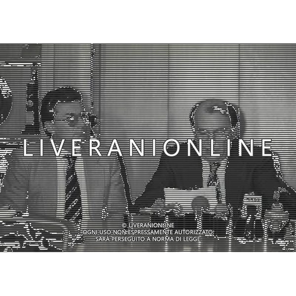 1995 MILANO CONFERENZA STAMPA DEL PRESIDENTE DELL\'INTER ERNESTO PELLEGRINI CHE HA CEDUTO LA SOCIETA INTER A MASSIMO MORATTI NELLA FOTO ERNESTO PELLEGRINI CON IL FRATELLO GIORDANO PELLEGRINI AG ALDO LIVERANI SAS