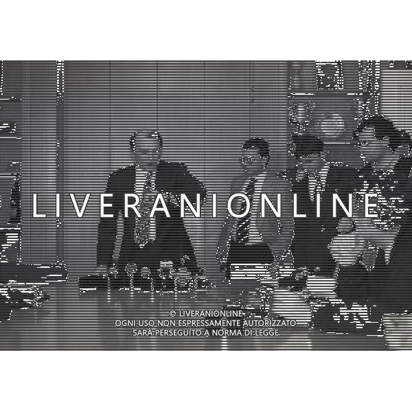 1995 MILANO CONFERENZA STAMPA DEL PRESIDENTE DELL\'INTER ERNESTO PELLEGRINI CHE HA CEDUTO LA SOCIETA INTER A MASSIMO MORATTI NELLA FOTO ERNESTO PELLEGRINI CON IL FRATELLO GIORDANO PELLEGRINI AG ALDO LIVERANI SAS