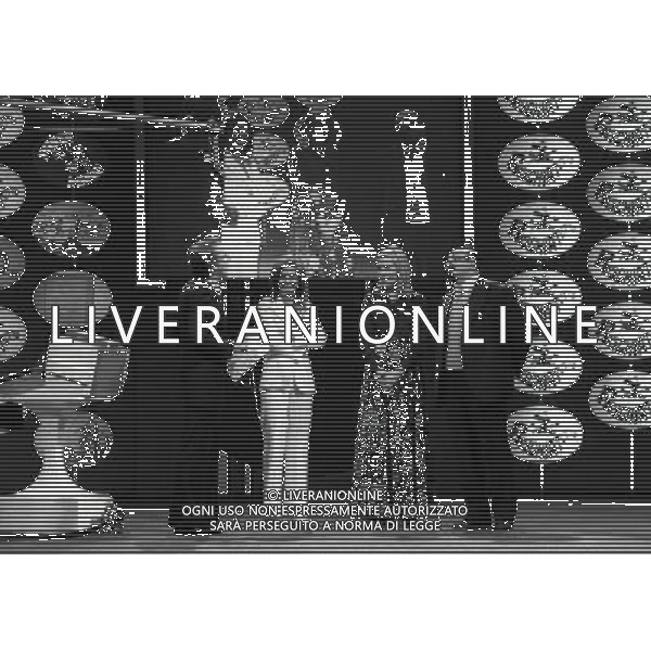 1975 PRIMA EDIZIONE DELLA TRASMISSIONE TELEVISIVA RISCHIATUTTO NELLA FOTO MIKE BONGIORNO AG ALDO LIVERANI SAS
