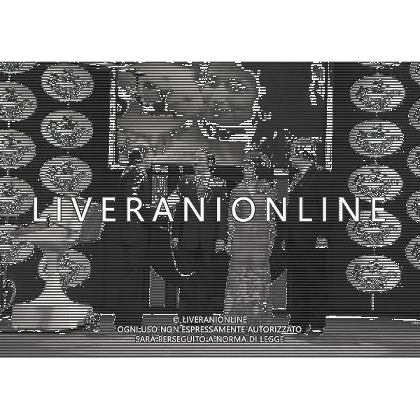 1975 PRIMA EDIZIONE DELLA TRASMISSIONE TELEVISIVA RISCHIATUTTO NELLA FOTO MIKE BONGIORNO AG ALDO LIVERANI SAS