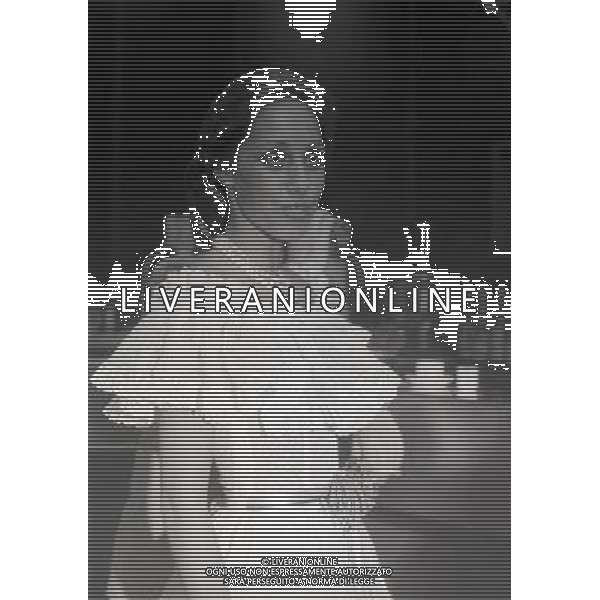 1975 PRIMA EDIZIONE DELLA TRASMISSIONE TELEVISIVA RISCHIATUTTO NELLA FOTO DANIELA ZUCCOLI AG ALDO LIVERANI SAS