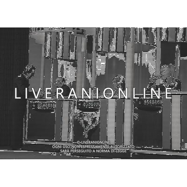 1975 PRIMA EDIZIONE DELLA TRASMISSIONE TELEVISIVA RISCHIATUTTO NELLA FOTO MIKE BONGIORNO AG ALDO LIVERANI SAS