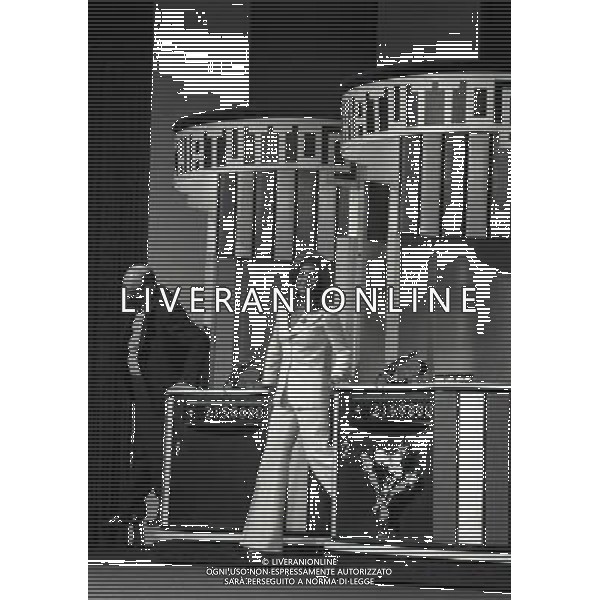 1975 PRIMA EDIZIONE DELLA TRASMISSIONE TELEVISIVA RISCHIATUTTO NELLA FOTO I BOX DEI CONCORRENTI AG ALDO LIVERANI SAS
