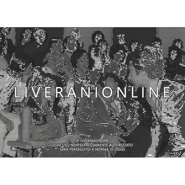 1975 PRIMA EDIZIONE DELLA TRASMISSIONE TELEVISIVA RISCHIATUTTO NELLA FOTO DANIELA ZUCCOLI E PAOLO LIMITI AG ALDO LIVERANI SAS