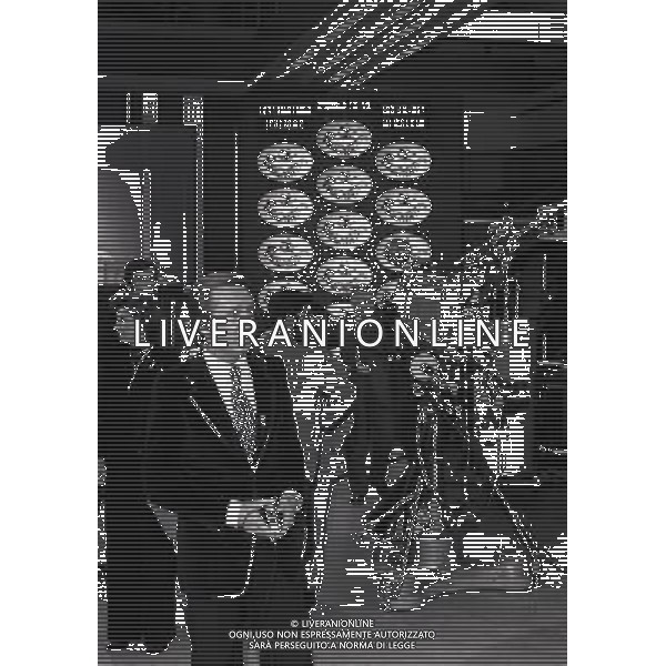 1975 PRIMA EDIZIONE DELLA TRASMISSIONE TELEVISIVA RISCHIATUTTO NELLA FOTO MIKE BONGIORNO AG ALDO LIVERANI SAS
