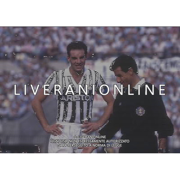 RETROSPETTIVA ROSARIO LO BELLO ARBITRO CALCIO NELLA FOTO ROSARIO LO BELLO CON SERGIO BRIO AG ALDO LIVERANI SAS