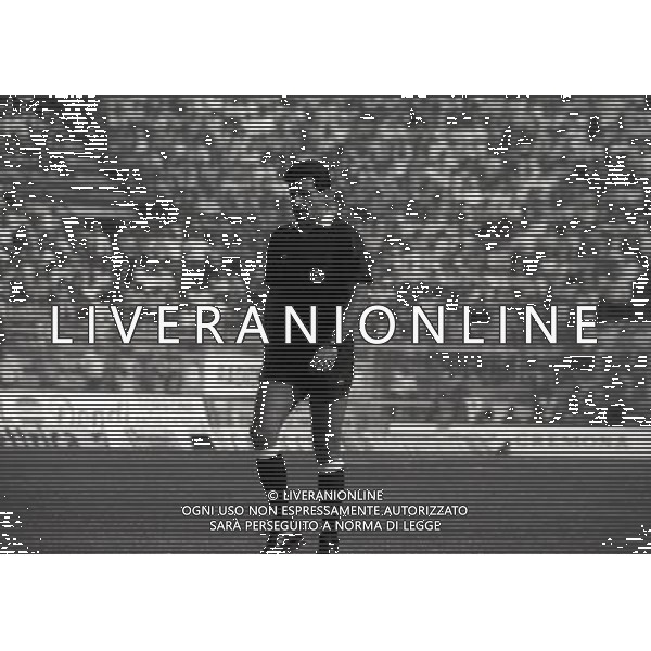RETROSPETTIVA ROSARIO LO BELLO ARBITRO CALCIO NELLA FOTO ROSARIO LO BELLO AG ALDO LIVERANI SAS