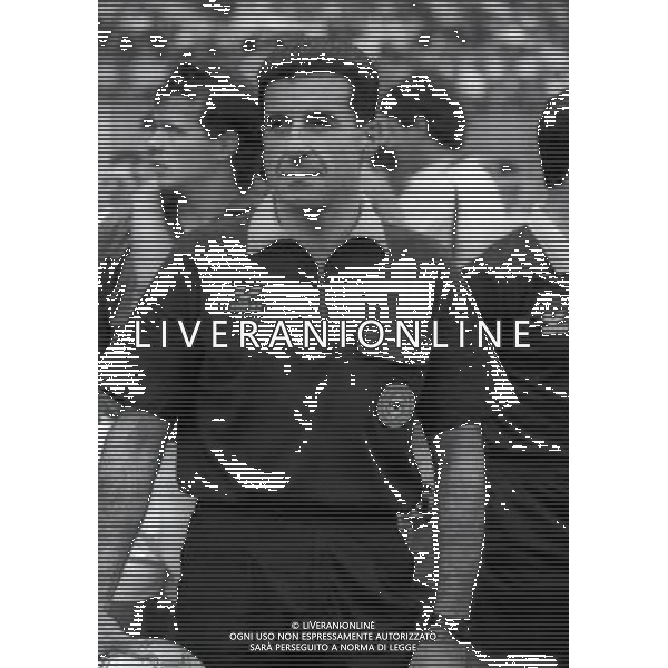 RETROSPETTIVA ROSARIO LO BELLO ARBITRO CALCIO NELLA FOTO ROSARIO LO BELLO AG ALDO LIVERANI SAS