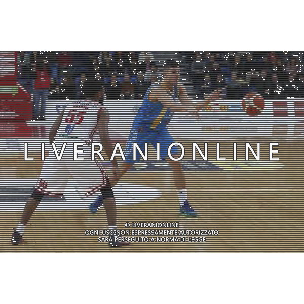 Consultinvest Pesaro vs Betaland Capo d\'Orlando 08/01/2017 nella foto: STOJANOVIC VOJISLAV E HARROW RYAN Â©CLAUDIO ZAMAGNI/AGENZIA ALDO LIVERANI S.A.S. / AGENZIA ALDO LIVERANI SAS - Consultinvest Pesaro vs Betaland Capo d\'Orlando LegaBasket Serie A 08 gennaio 2017