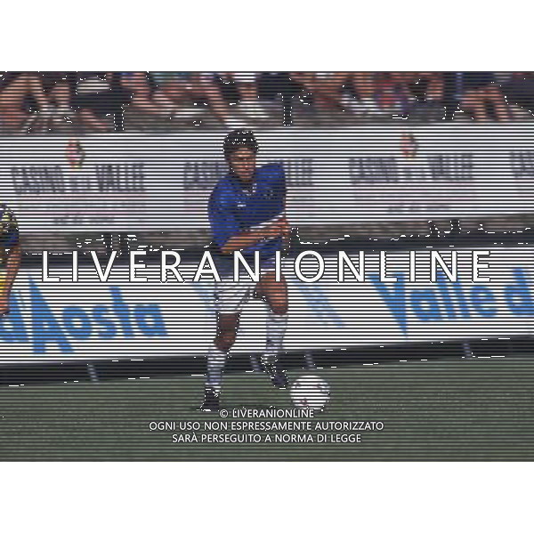 RETROSPETTIVA GIOVANNI INVERNIZZI CALCIATORE NELLA FOTO GIOVANNI INVERNIZZI CON LA MAGLIA DELLA SAMPDORIA AG ALDO LIVERANI SAS