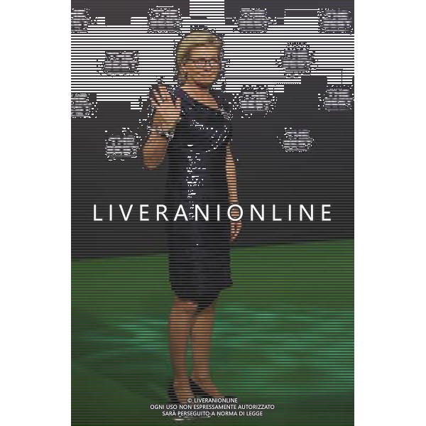 firo : FuÃŸball,Fussball : 09.01.2017 The Best FIFA Football Awards 2016 Weltfussballerwahl 2016, The Best, Silvia Neid, ganze Figur, Gestik, roter Teppich $worldrightsEs gelten unsere AGB, einsehbar auf www.firosportphoto.de copyright by firo sportphoto: Coesfelder Str. 207 D- 48249 DÃ¼lmen www.firosportphoto.de mail@firosportphoto.de (V o l k s b a n k B o c h u m - W i t t e n ) IBAN DE68 4306 0129 0341 1171 00 Tel: +49-2594 - 9916004 Fax: +49-2594 - 9916005 / AGENZIA ALDO LIVERANI SAS - ITALY ONLY EDITORIAL USE ONLY 