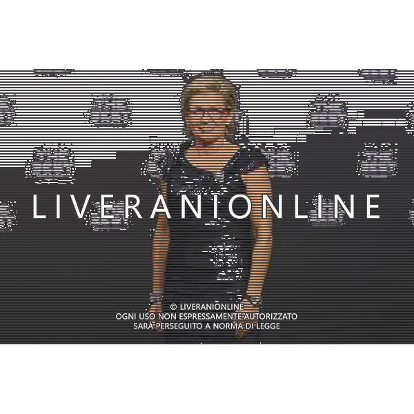 firo : FuÃŸball,Fussball : 09.01.2017 The Best FIFA Football Awards 2016 Weltfussballerwahl 2016, The Best, Silvia Neid, halbe Figur, Gestik, roter Teppich $worldrightsEs gelten unsere AGB, einsehbar auf www.firosportphoto.de copyright by firo sportphoto: Coesfelder Str. 207 D- 48249 DÃ¼lmen www.firosportphoto.de mail@firosportphoto.de (V o l k s b a n k B o c h u m - W i t t e n ) IBAN DE68 4306 0129 0341 1171 00 Tel: +49-2594 - 9916004 Fax: +49-2594 - 9916005 / AGENZIA ALDO LIVERANI SAS - ITALY ONLY EDITORIAL USE ONLY 