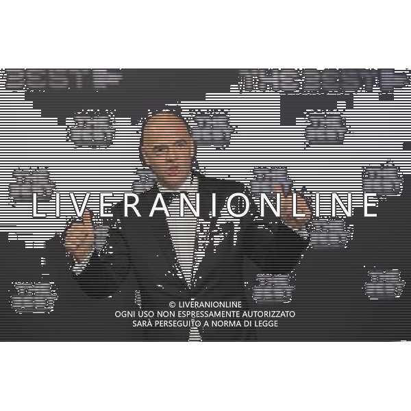 firo : FuÃŸball,Fussball : 09.01.2017 The Best FIFA Football Awards 2016 Weltfussballerwahl 2016, The Best, Gianni Infantin ( PrÃ¤sident des Weltfussballverbandes FIFA ), halbe Figur, Gestik, beide Daumen hoch, roter Teppich $worldrightsEs gelten unsere AGB, einsehbar auf www.firosportphoto.de copyright by firo sportphoto: Coesfelder Str. 207 D- 48249 DÃ¼lmen www.firosportphoto.de mail@firosportphoto.de (V o l k s b a n k B o c h u m - W i t t e n ) IBAN DE68 4306 0129 0341 1171 00 Tel: +49-2594 - 9916004 Fax: +49-2594 - 9916005 / AGENZIA ALDO LIVERANI SAS - ITALY ONLY EDITORIAL USE ONLY 