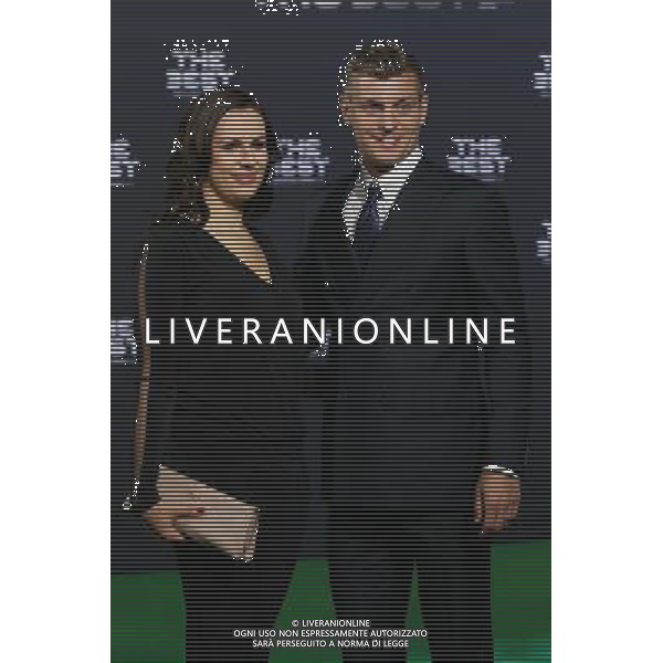 firo : FuÃŸball,Fussball : 09.01.2017 The Best FIFA Football Awards 2016 Weltfussballerwahl 2016, The Best, Toni Kroos und Jessica Farber $worldrightsEs gelten unsere AGB, einsehbar auf www.firosportphoto.de copyright by firo sportphoto: Coesfelder Str. 207 D- 48249 DÃ¼lmen www.firosportphoto.de mail@firosportphoto.de (V o l k s b a n k B o c h u m - W i t t e n ) IBAN DE68 4306 0129 0341 1171 00 Tel: +49-2594 - 9916004 Fax: +49-2594 - 9916005 / AGENZIA ALDO LIVERANI SAS - ITALY ONLY EDITORIAL USE ONLY 