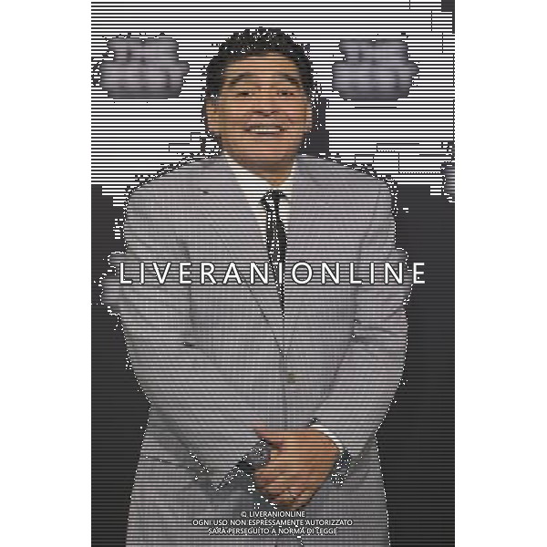 firo : FuÃŸball,Fussball : 09.01.2017 The Best FIFA Football Awards 2016 Weltfussballerwahl 2016, The Best, Diego Armando Maradonna, halbe Figur, Gestik, Freude $worldrightsEs gelten unsere AGB, einsehbar auf www.firosportphoto.de copyright by firo sportphoto: Coesfelder Str. 207 D- 48249 DÃ¼lmen www.firosportphoto.de mail@firosportphoto.de (V o l k s b a n k B o c h u m - W i t t e n ) IBAN DE68 4306 0129 0341 1171 00 Tel: +49-2594 - 9916004 Fax: +49-2594 - 9916005 / AGENZIA ALDO LIVERANI SAS - ITALY ONLY EDITORIAL USE ONLY 