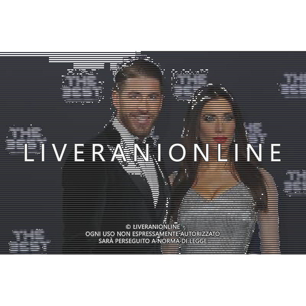 firo : Fuï¬‚ball,Fussball : 09.01.2017 The Best FIFA Football Awards 2016 Weltfussballerwahl 2016, The Best, Sergio Ramos mit Ehefrau Pilar Rubio $worldrightsEs gelten unsere AGB, einsehbar auf www.firosportphoto.de copyright by firo sportphoto: Coesfelder Str. 207 D- 48249 DÂ¸lmen www.firosportphoto.de mail@firosportphoto.de (V o l k s b a n k B o c h u m - W i t t e n ) IBAN DE68 4306 0129 0341 1171 00 Tel: +49-2594 - 9916004 Fax: +49-2594 - 9916005 / AGENZIA ALDO LIVERANI SAS - ITALY ONLY EDITORIAL USE ONLY 