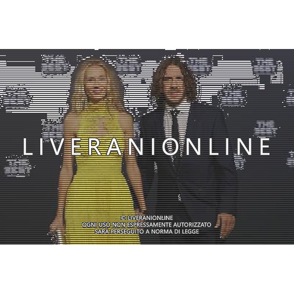 firo : Fuï¬‚ball,Fussball : 09.01.2017 The Best FIFA Football Awards 2016 Weltfussballerwahl 2016, The Best, Carles Puyol und seine Frau Vanessa Lorenzo $worldrightsEs gelten unsere AGB, einsehbar auf www.firosportphoto.de copyright by firo sportphoto: Coesfelder Str. 207 D- 48249 DÂ¸lmen www.firosportphoto.de mail@firosportphoto.de (V o l k s b a n k B o c h u m - W i t t e n ) IBAN DE68 4306 0129 0341 1171 00 Tel: +49-2594 - 9916004 Fax: +49-2594 - 9916005 / AGENZIA ALDO LIVERANI SAS - ITALY ONLY EDITORIAL USE ONLY 