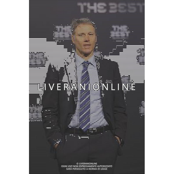 firo : Fuï¬‚ball,Fussball : 09.01.2017 The Best FIFA Football Awards 2016 Weltfussballerwahl 2016, The Best, Marco van Basten $worldrightsEs gelten unsere AGB, einsehbar auf www.firosportphoto.de copyright by firo sportphoto: Coesfelder Str. 207 D- 48249 DÂ¸lmen www.firosportphoto.de mail@firosportphoto.de (V o l k s b a n k B o c h u m - W i t t e n ) IBAN DE68 4306 0129 0341 1171 00 Tel: +49-2594 - 9916004 Fax: +49-2594 - 9916005 / AGENZIA ALDO LIVERANI SAS - ITALY ONLY EDITORIAL USE ONLY 