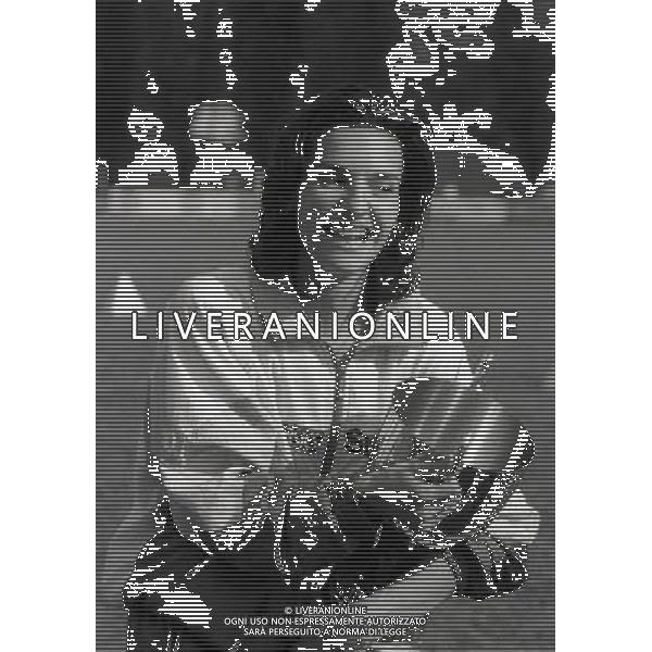 RETROSPETTIVA ANTONELLA BEVILACQUA SALTO IN ALTO NELLA FOTO ANTONELLA BEVILACQUA AG ALDO LIVERANI SAS