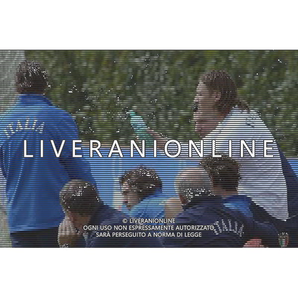 COVERCIANO 25/03/2005 ALLENAMENTO DELLA NAZIONALE NELLA FOTO: TOTTI FRANCESCO E BLASI MANUEL FOTO GIANNI NUCCI/AG. ALDO LIVERANI