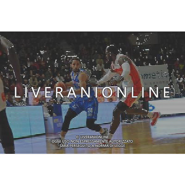 BASKET SERIE A1, OPENJOBMETIS VS BANCO DI SARDEGNA SASSARI, PALA2A, VARESE, 22-01-2017,NELLA FOTO: STIPCEVIC ROK Â© IEMMI / AGENZIA ALDO LIVERANI SAS OPENJOBMETIS VARESE VS BANCO DI SARDEGNA SASSARI, CAMPIONATO BASKET SERIE A1 PALA2A, VARESE, 22 GENNAIO 2017