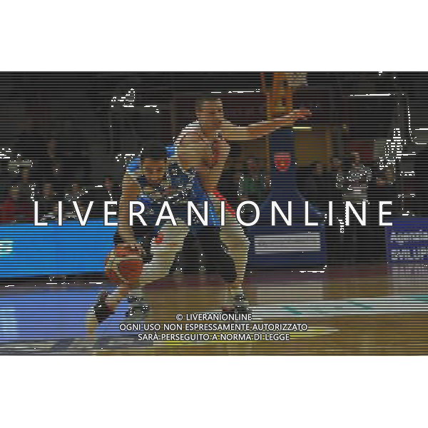 BASKET SERIE A1, OPENJOBMETIS VS BANCO DI SARDEGNA SASSARI, PALA2A, VARESE, 22-01-2017,NELLA FOTO: STIPCEVIC ROK VS AVRAMOVIC ALEKSA Â© IEMMI / AGENZIA ALDO LIVERANI SAS OPENJOBMETIS VARESE VS BANCO DI SARDEGNA SASSARI, CAMPIONATO BASKET SERIE A1 PALA2A, VARESE, 22 GENNAIO 2017