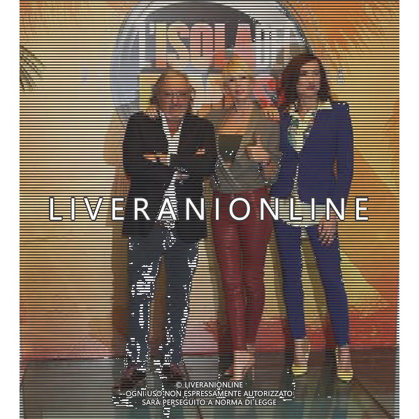 Milano ( M I) 26/01/2017 Conferenza stampa Isola dei Famosi Nella foto: Roberto Cenci, Alessia Marcuzzi e Vladimir Luxuria PH Lauro Montagnini AG ALDO LIVERANI SAS
