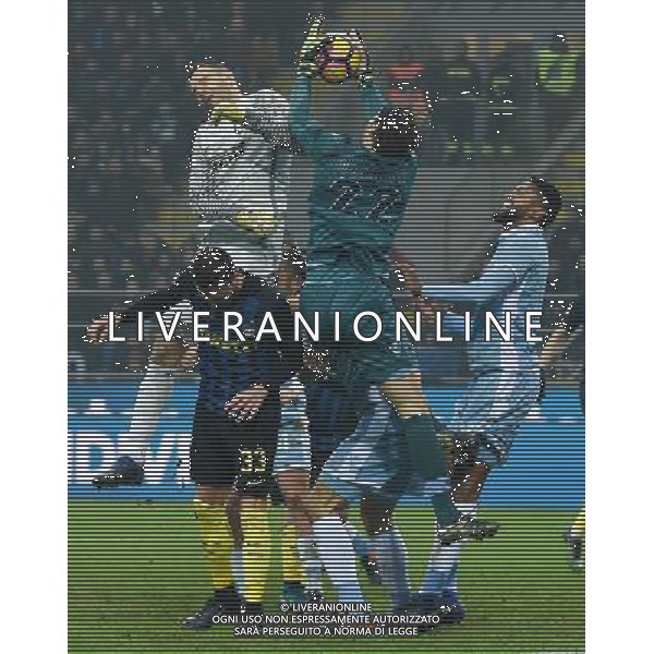 Coppa Italia TIM Cup 2016/2017 Quarti di Finale Milano - 31.01.2017 Inter-Lazio Nella Foto:marchetti anticipa handanovic /Ph.Vitez-Ag. Aldo Liverani