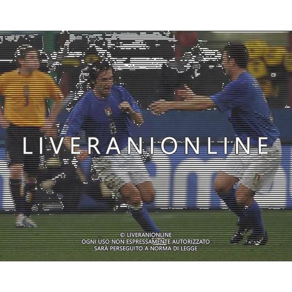 Milano 26/03/2005 Italia - Scozia qualificani mondiali 2006 nella foto esultanza dopo il gol di andrea pirlo con daniele bonera ph andry/agenzia aldo liverani