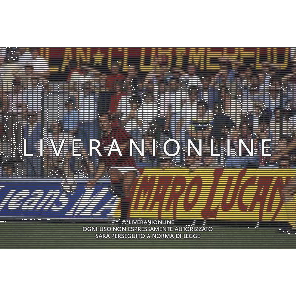 RETROSPETTIVA LUCIANO SPINOSI CALCIATORE E ALLENATORE NELLA FOTO LUCIANO SPINOSI CON LA MAGLIA DEL MILAN AG ALDO LIVERANI SAS