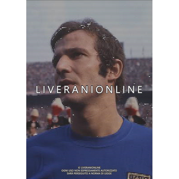 RETROSPETTIVA LUCIANO SPINOSI CALCIATORE E ALLENATORE NELLA FOTO LUCIANO SPINOSI CON LA MAGLIA DELLA NAZIONALE ITALIANA AG ALDO LIVERANI SAS