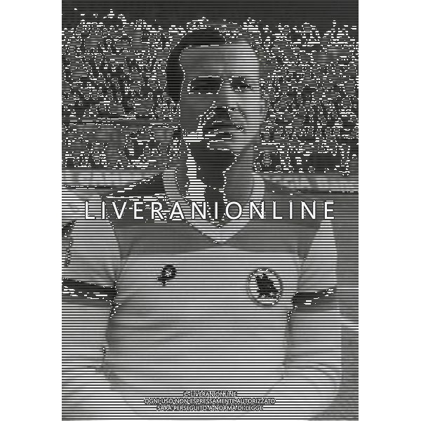 RETROSPETTIVA LUCIANO SPINOSI CALCIATORE E ALLENATORE NELLA FOTO LUCIANO SPINOSI CON LA MAGLIA DELLA ROMA AG ALDO LIVERANI SAS