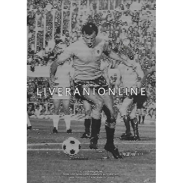 RETROSPETTIVA LUCIANO SPINOSI CALCIATORE E ALLENATORE NELLA FOTO LUCIANO SPINOSI CON LA MAGLIA DELLA ROMA AG ALDO LIVERANI SAS