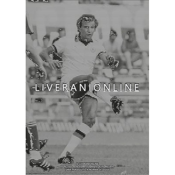 RETROSPETTIVA LUCIANO SPINOSI CALCIATORE E ALLENATORE NELLA FOTO LUCIANO SPINOSI CON LA MAGLIA DELLA ROMA AG ALDO LIVERANI SAS