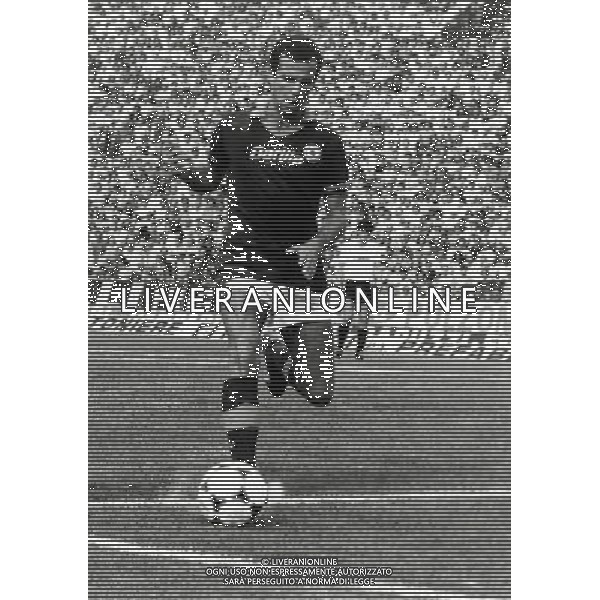 RETROSPETTIVA LUCIANO SPINOSI CALCIATORE E ALLENATORE NELLA FOTO LUCIANO SPINOSI CON LA MAGLIA DELLA ROMA AG ALDO LIVERANI SAS