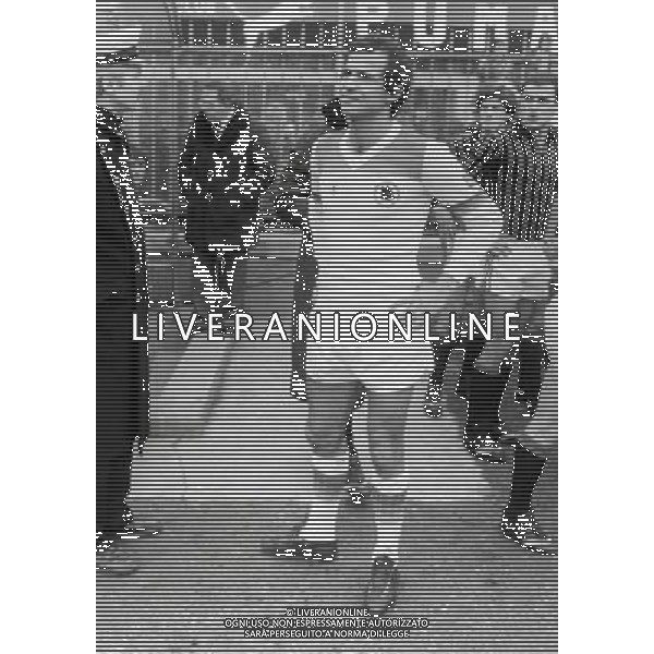 RETROSPETTIVA LUCIANO SPINOSI CALCIATORE E ALLENATORE NELLA FOTO LUCIANO SPINOSI CON LA MAGLIA DELLA ROMA AG ALDO LIVERANI SAS
