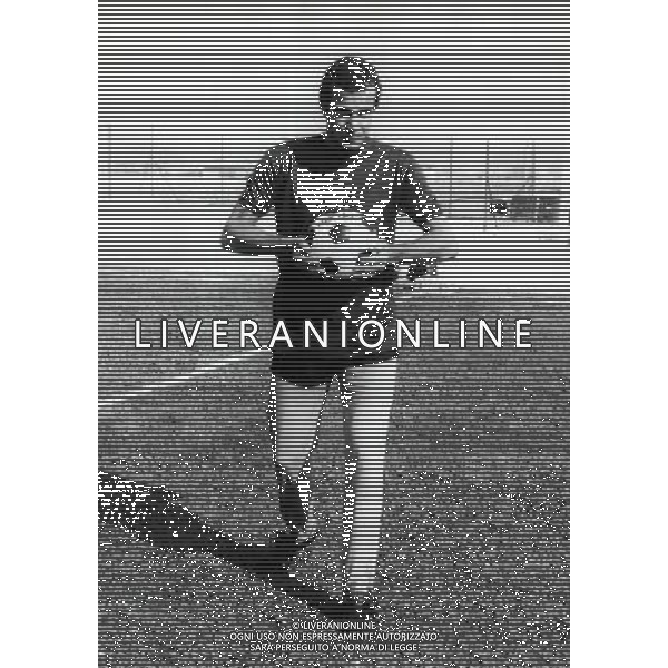 RETROSPETTIVA LUCIANO SPINOSI CALCIATORE E ALLENATORE NELLA FOTO LUCIANO SPINOSI CON LA MAGLIA DELLA ROMA AG ALDO LIVERANI SAS