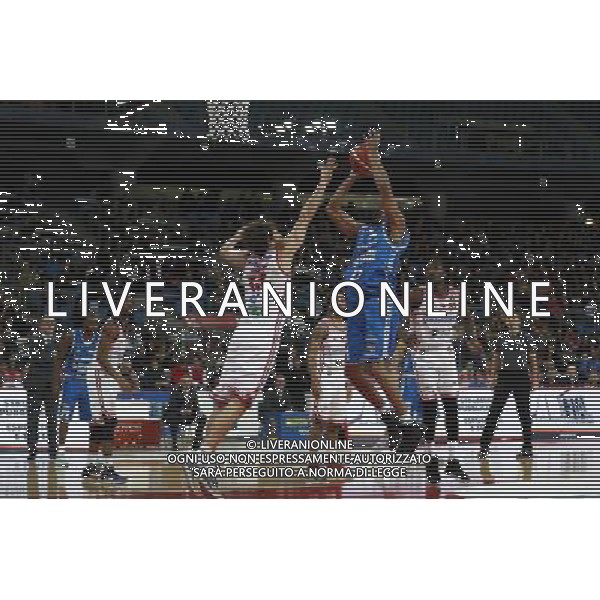 Basket Consultinvest Pesaro - Red October CantÃ¹ 05/02/2017 nella foto: TREMMELL DARDEN Â©Claudio Zamagni/Agenzia Aldo Liverani