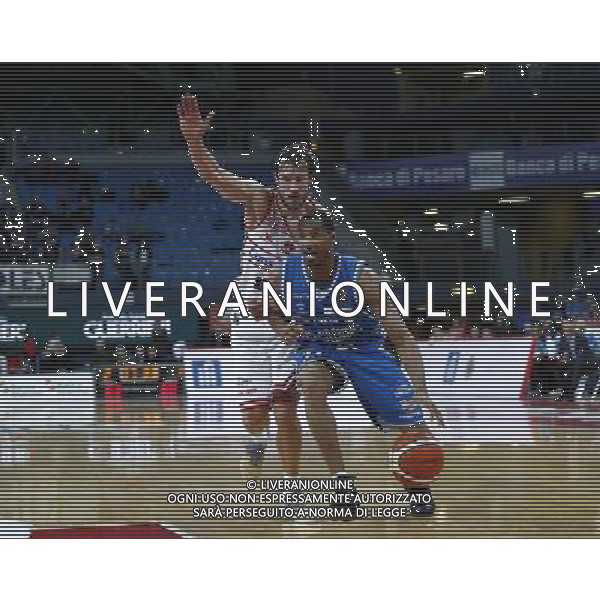 Basket Consultinvest Pesaro - Red October Cantu\' 05/02/2017 nella foto: TREMMELL DARDEN e SIMAS JASAITIS Â©Claudio Zamagni/Agenzia Aldo Liverani / AGENZIA ALDO LIVERANI SAS
