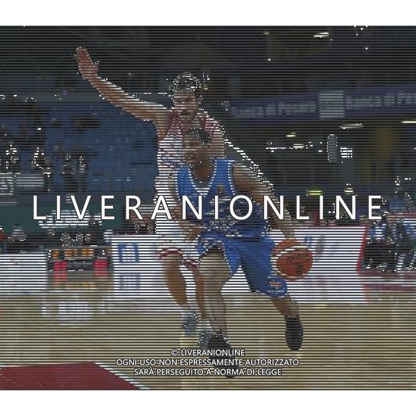 Basket Consultinvest Pesaro - Red October Cantu\' 05/02/2017 nella foto: TREMMELL DARDEN e SIMAS JASAITIS Â©Claudio Zamagni/Agenzia Aldo Liverani / AGENZIA ALDO LIVERANI SAS
