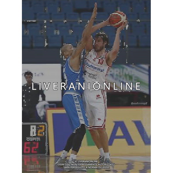Basket Consultinvest Pesaro - Red October Cantu\' 05/02/2017 nella foto: SIMAS JASAITIS Â©Claudio Zamagni/Agenzia Aldo Liverani / AGENZIA ALDO LIVERANI SAS