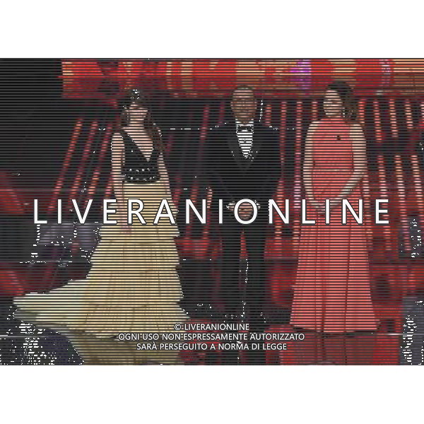 67mo Festival di Sanremo della Canzone Italiana Sanremo (IM) - 09.02.2017 Terza Serata Nella Foto:Annabelle Belmondo (nipote di Jean-Paul Belmondo) e Anouchka Delon (figlia di Alain Delon) Carlo Conti /Ph.Vitez-Ag. Aldo Liverani